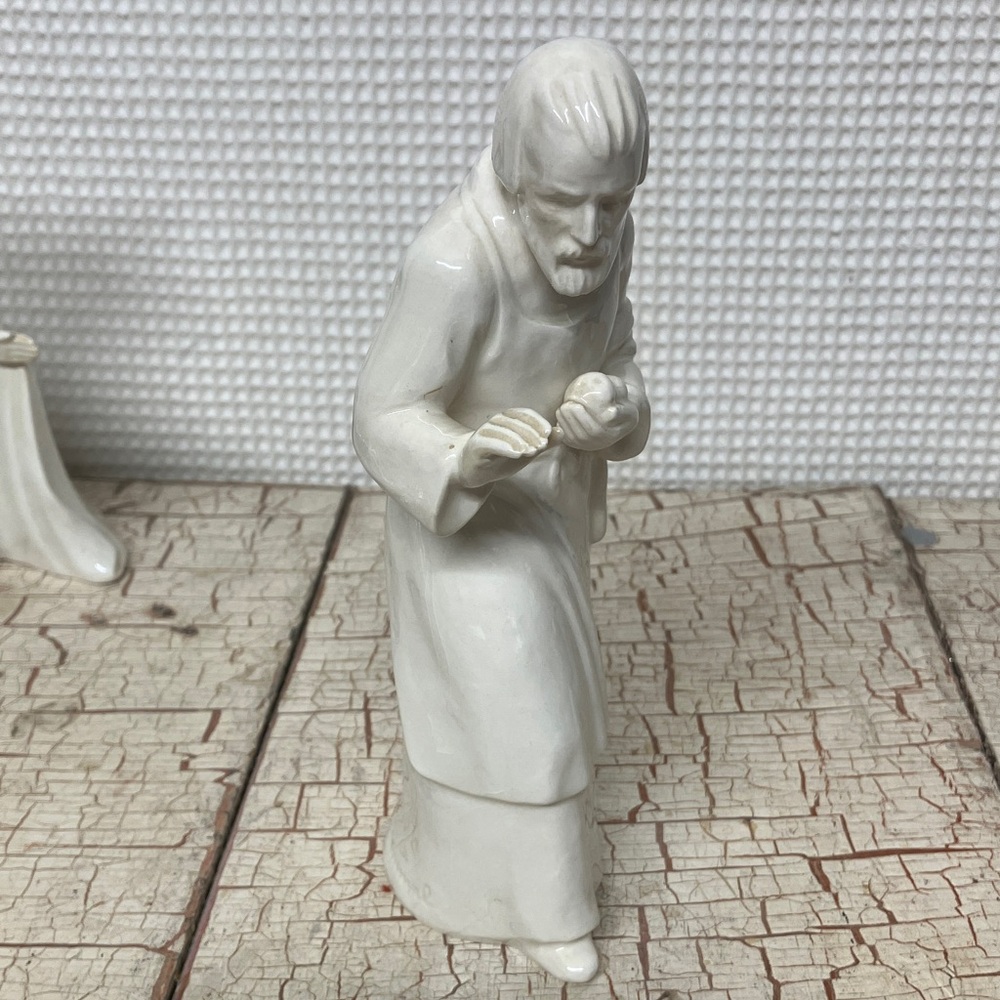 Hummel Nativity Figurines Set - Picture 7 of 14